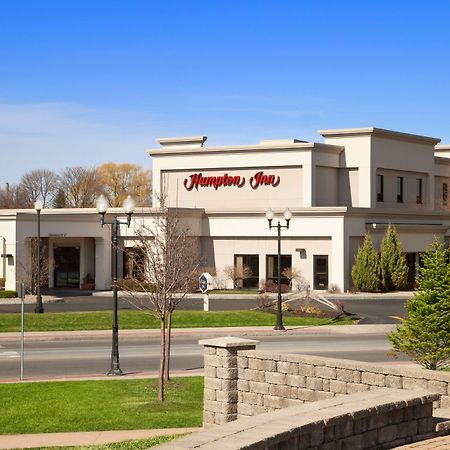 Hampton Inn Дженива Экстерьер фото