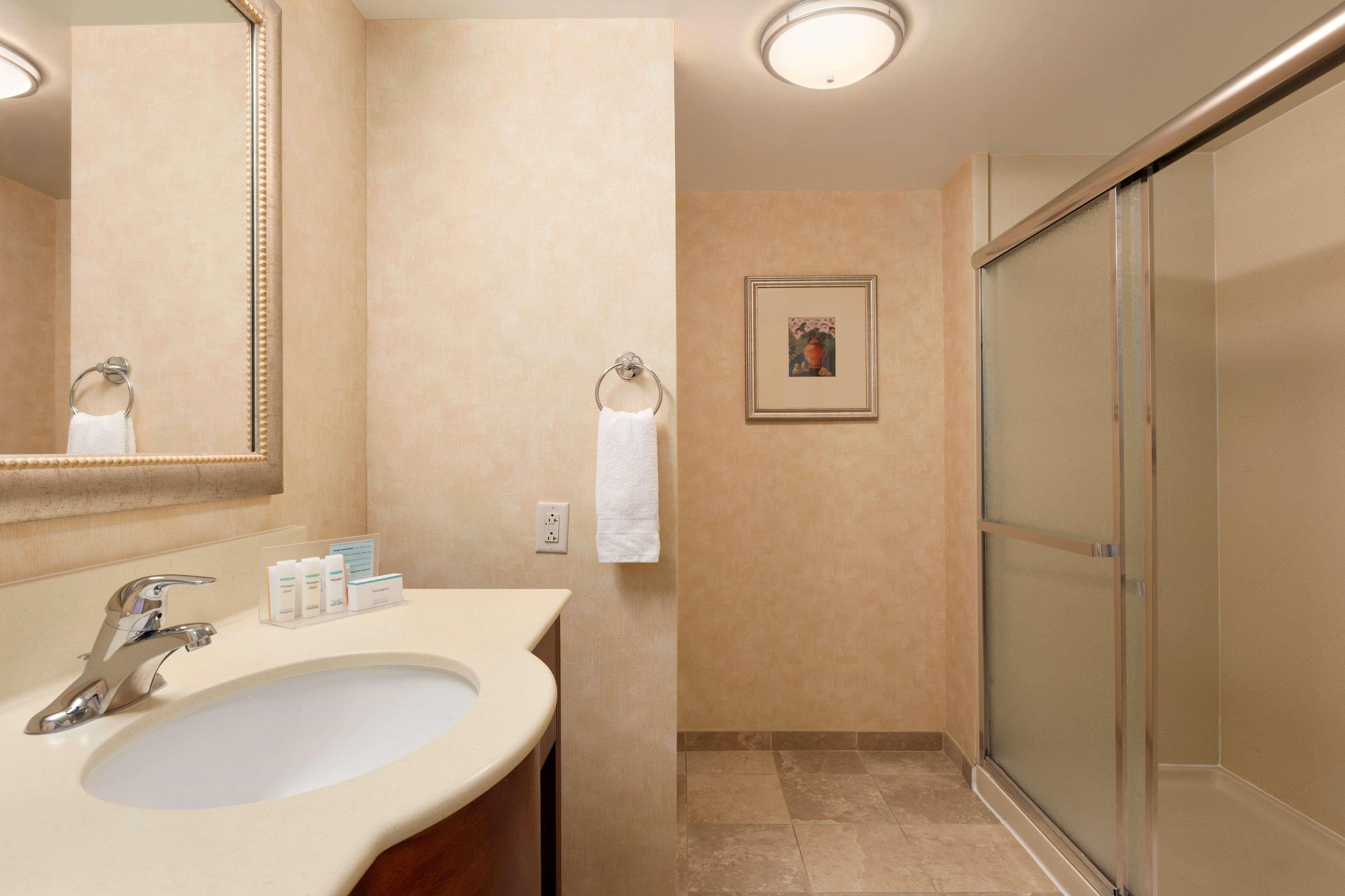 Hampton Inn Дженива Экстерьер фото